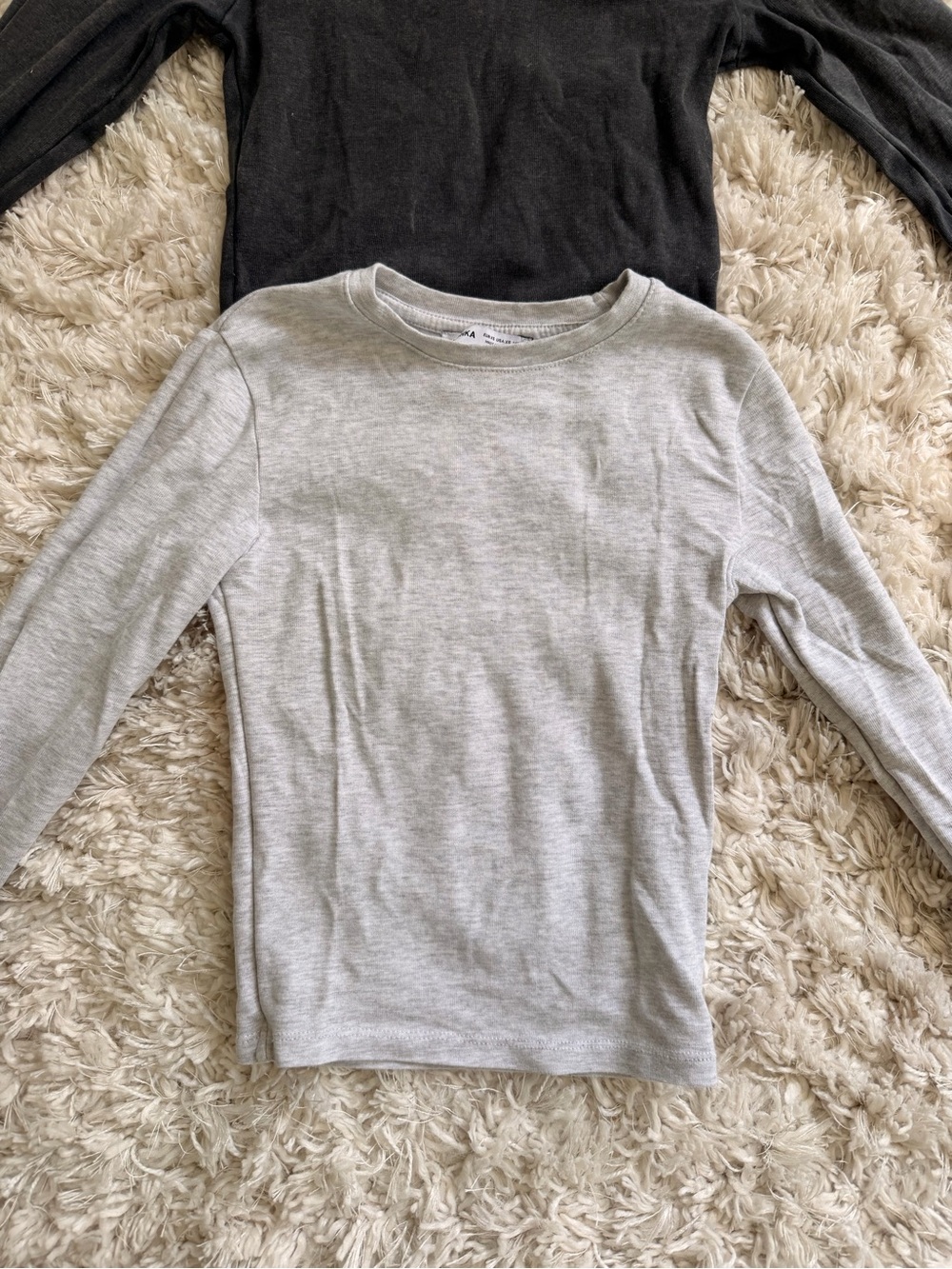 Bershka Long-Sleeve Crew Neck long sleeve Top - charcoal black and Light Gray - Picture 3 of 4